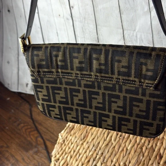 Black and Brown Shoulder Bag Great Condition - Picture 11 of 11